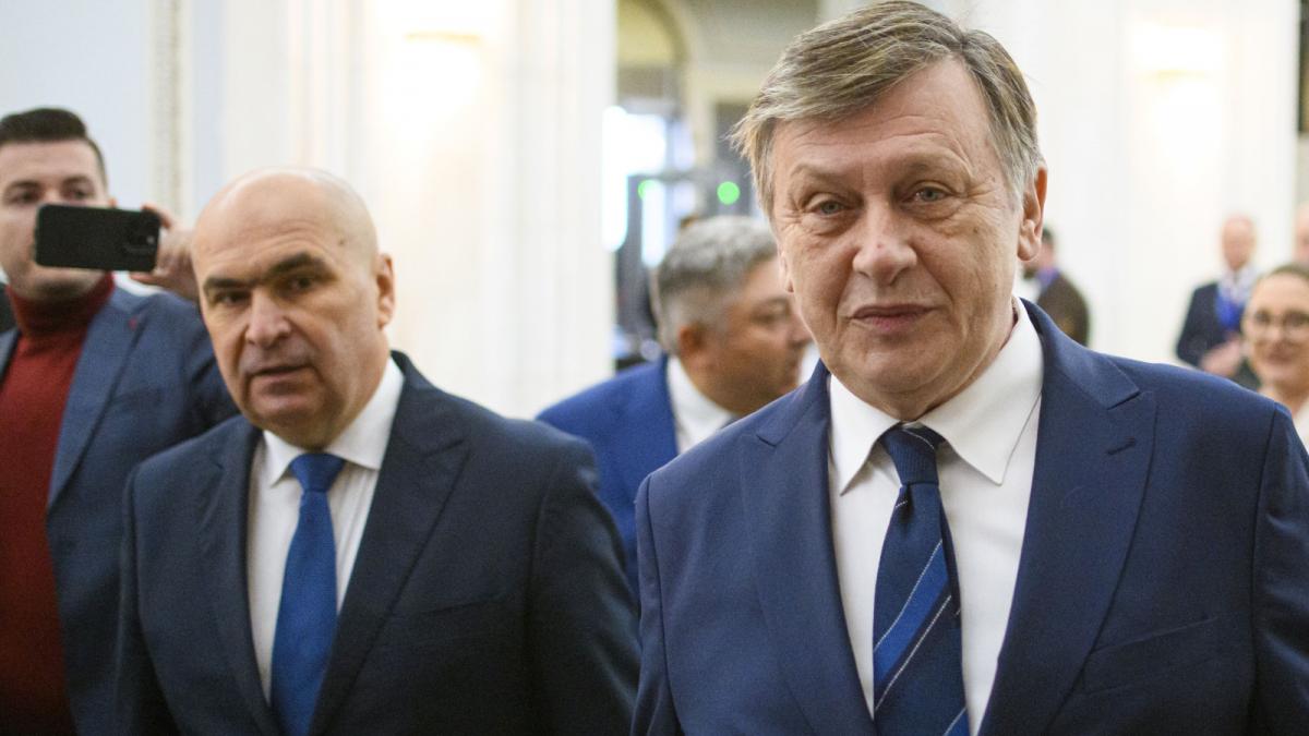 Crin Antonescu il reproseaza pe Bolojan Propunerea de a l numi pe Siegfried Muresan premier este tragica S ar