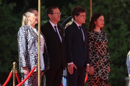 Isaac Herzog i a invitat oficial pe Nicusor Dan si Mirabela Gradinaru in Israel Apreciem