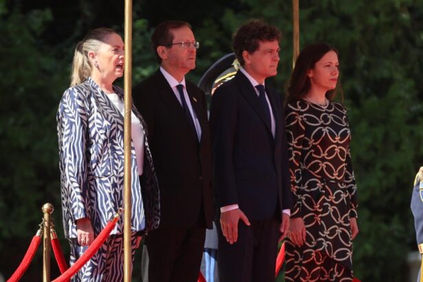 Isaac Herzog i a invitat oficial pe Nicusor Dan si Mirabela Gradinaru in Israel Apreciem