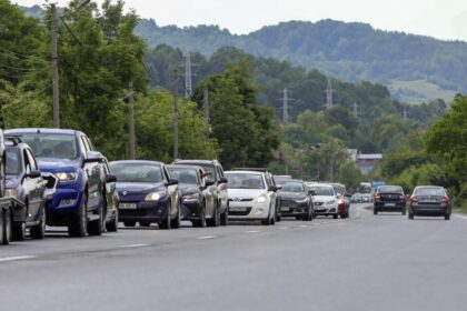 Restrictii de trafic pe anumite drumuri din mai multe judete din cauza caniculei Ce tipuri de masini nu au voie sa