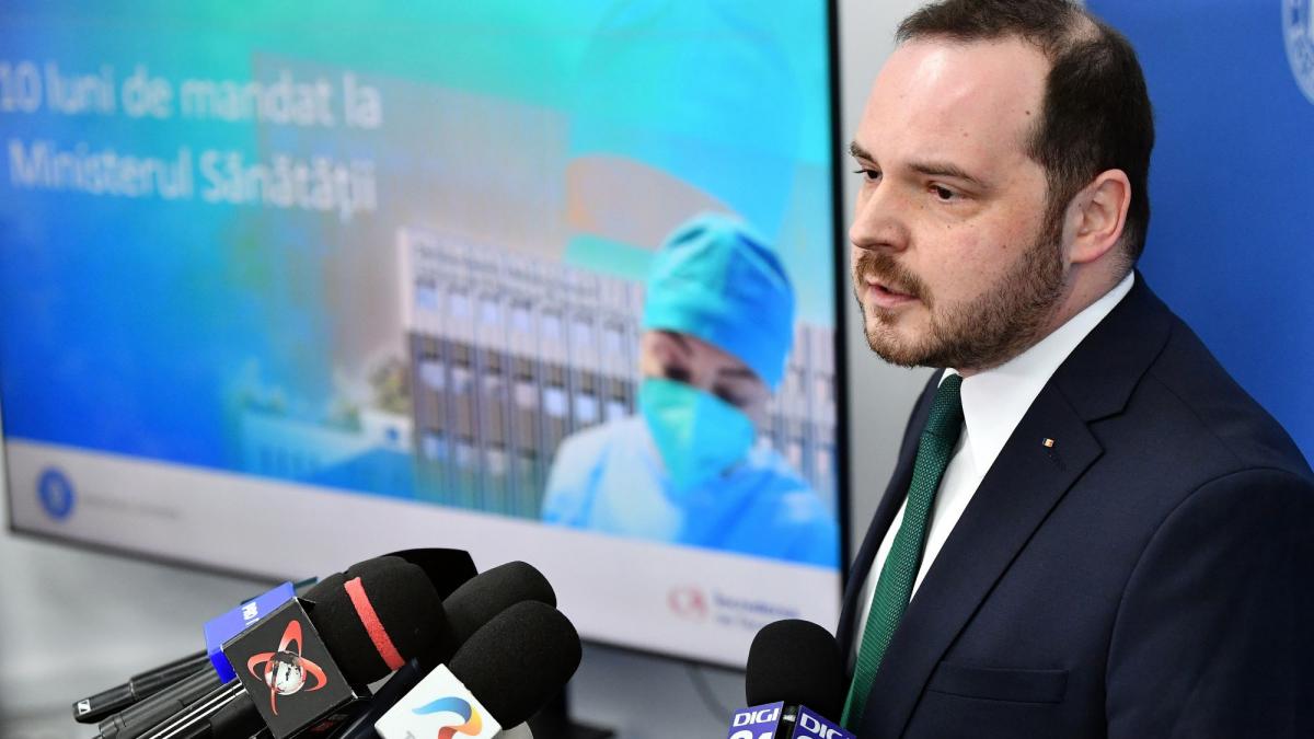 Rogobete il invita pe Bolojan sa l insoteasca pe coridoarele unei sectii de oncologie La patul